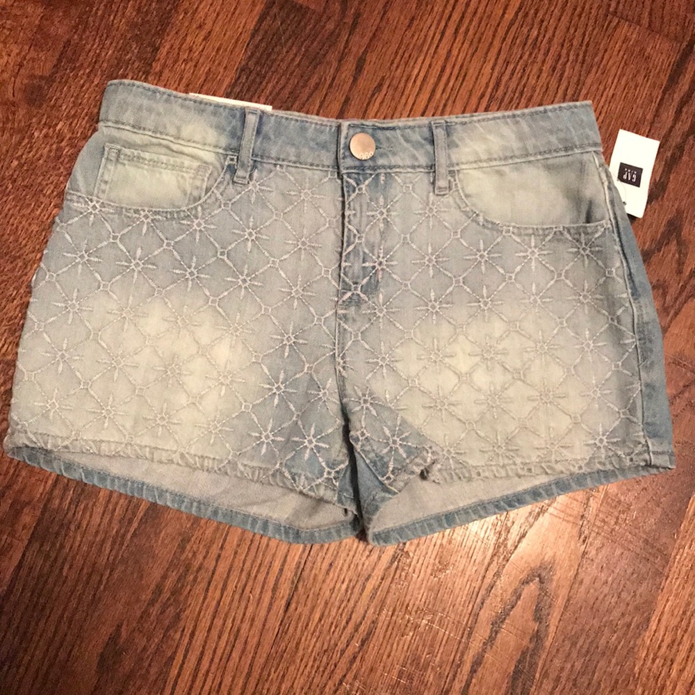NWT Gap Embroidered Denim Shorts